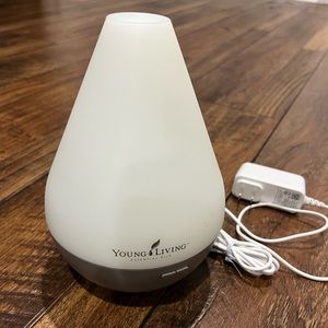Young Living Dewdrop diffuser